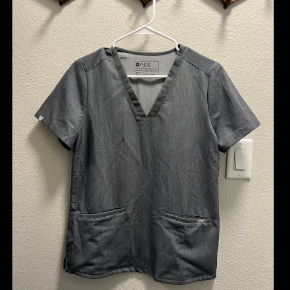 Figs 3 Pocket Scrub Top